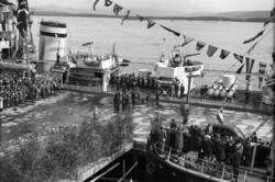 Kongebesøk i Molde 26.08.1945..Marinefartøyet er den norske 