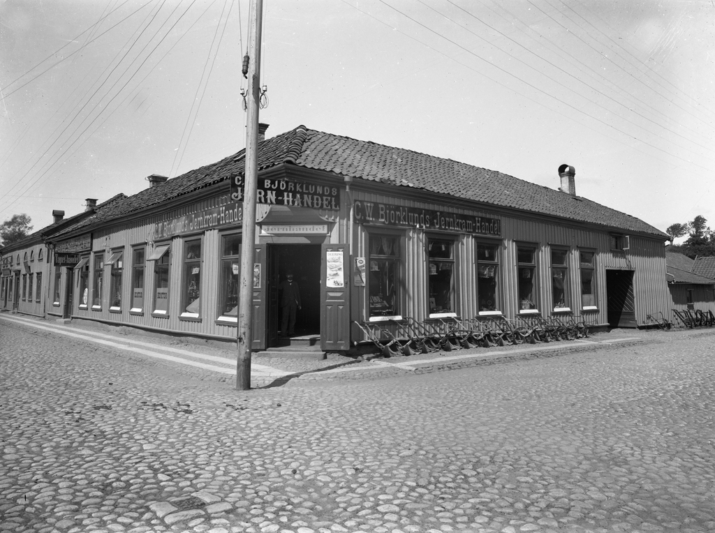 Björklunds Järn-Kramhandelshus.