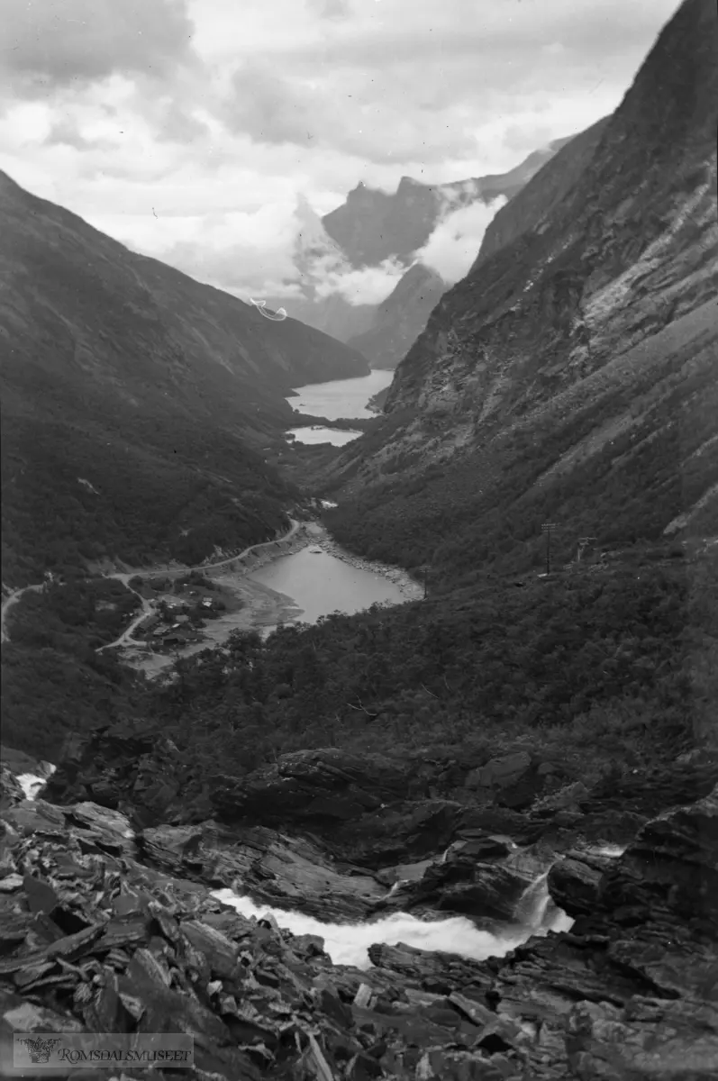 "Aursjøturen 1954 mm"..Nærmest Sandvatnet, så Litlvatnet og Dalavatnet lengst borte.