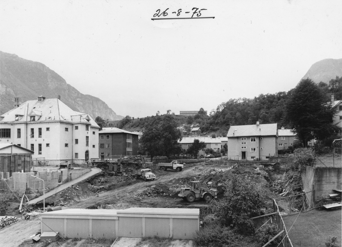 Bygginga av Odda sjukeheim i 1975. 