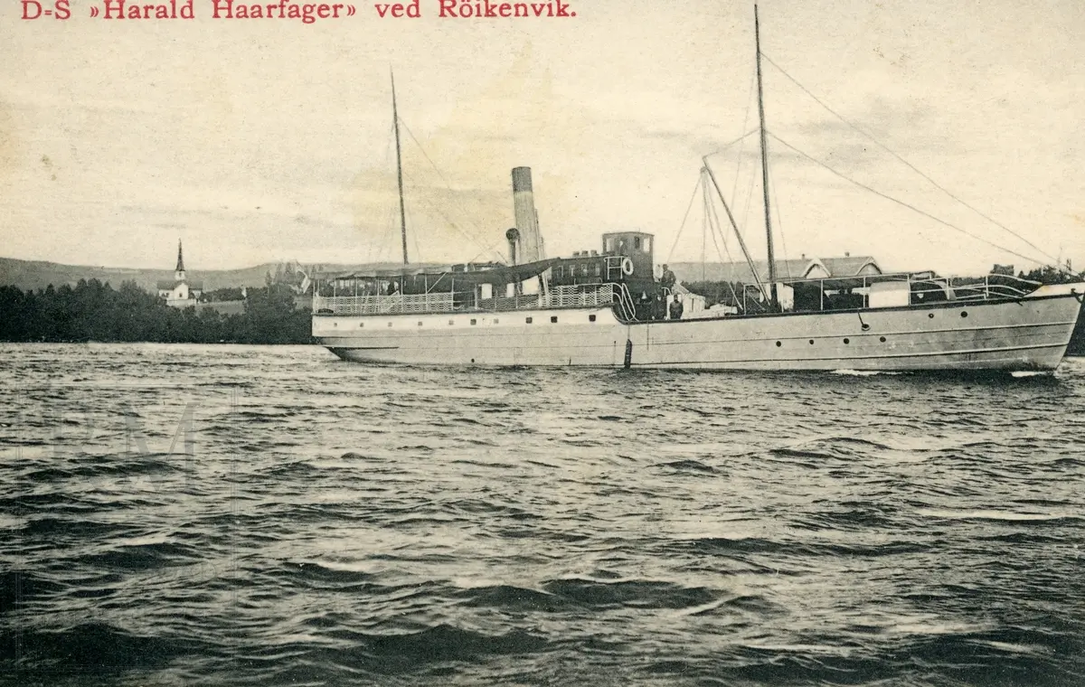 D/S Harald Haarfager i Røikenvik