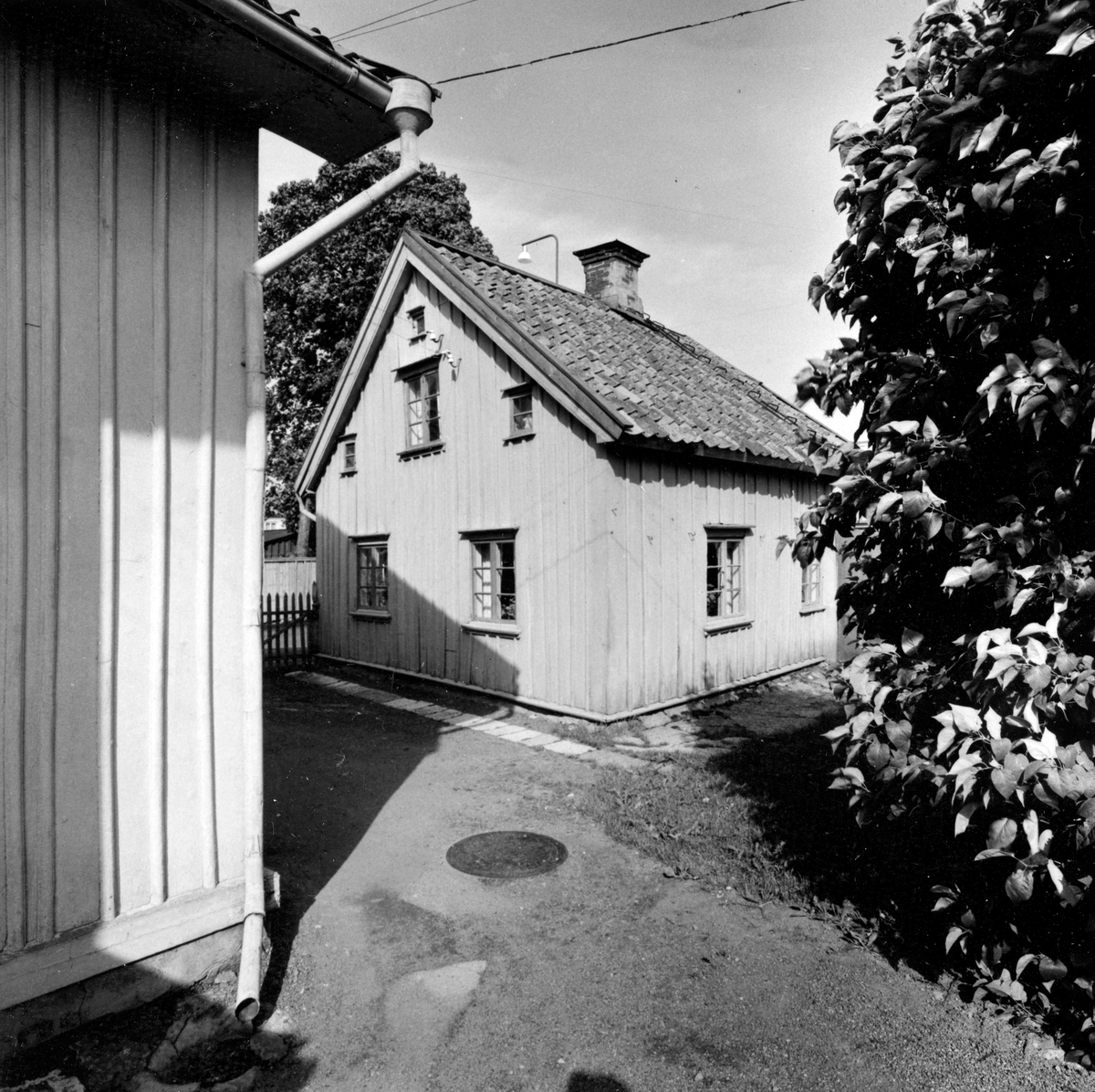 Nygatan 13 från gården. Från NM:s byggnadsinventering 1957.