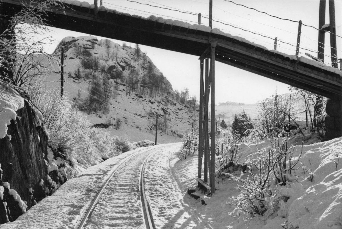 Broen fra Havsøy over jernbanen, 8. januar 1943.