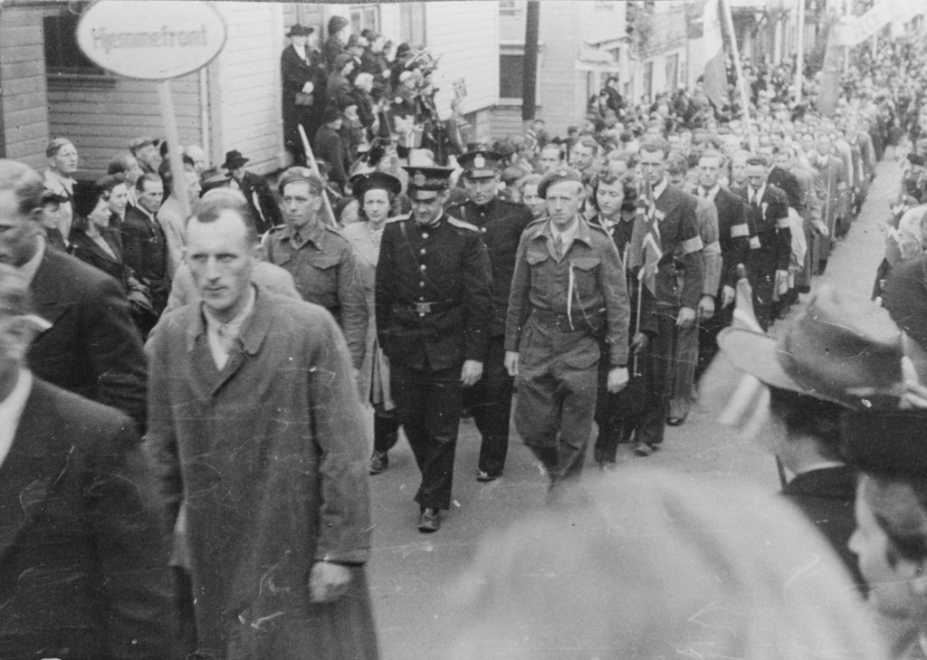Hjemmefronten i Borgertoget, 17. mai 1945.