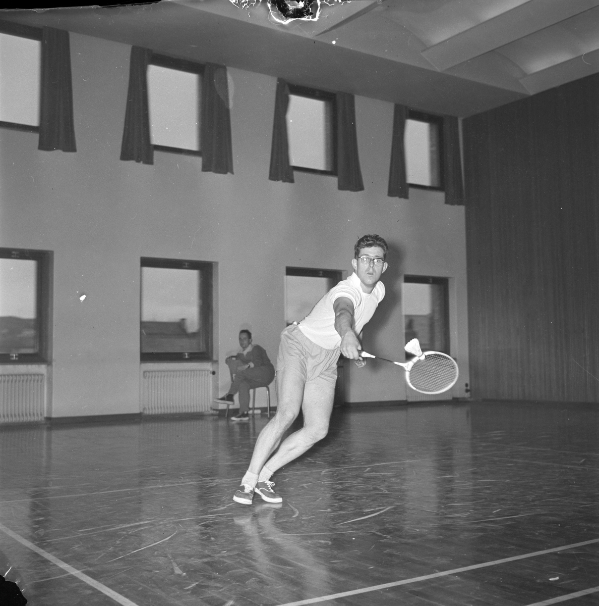 Badmintonturnering i brannstasjonens gymnastikksal