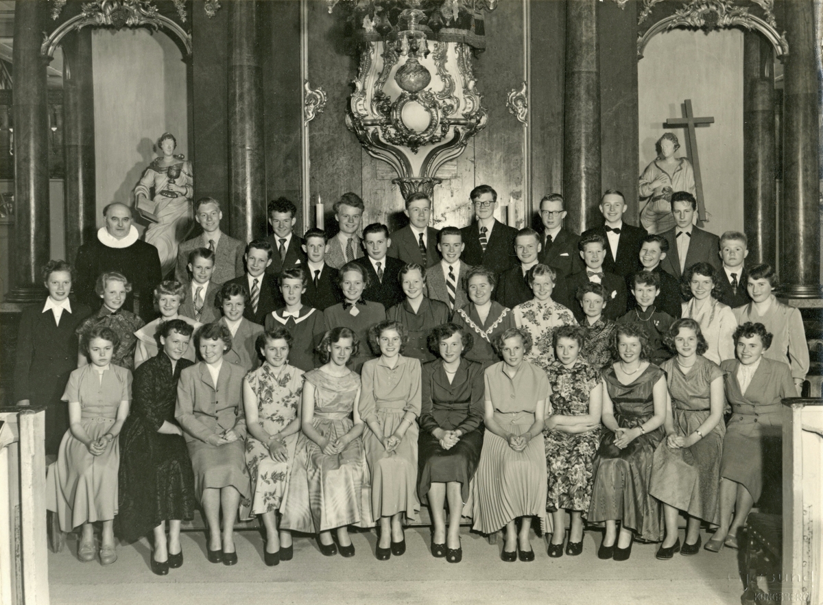 Konfirmanter i Kongsberg Kirke 1955.