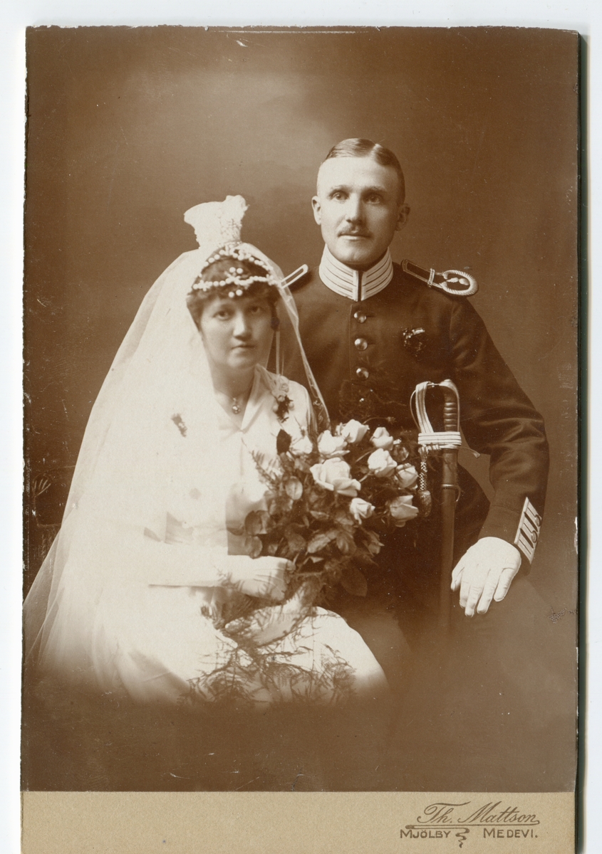 Bröllopsfoton på Oscar Hernell och Tora Petersson 1918.