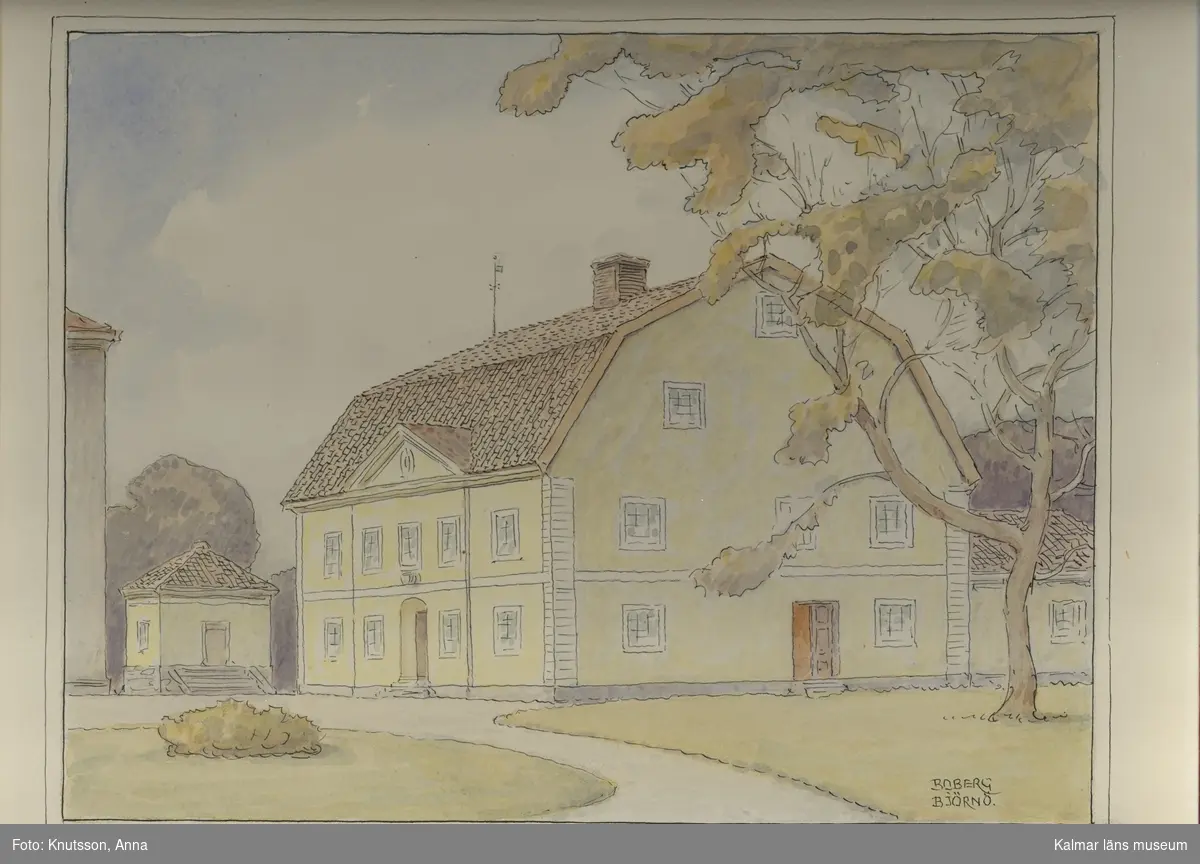 Motivet föreställer huvudbyggnaden på Björnö säteri, Åby socken i färgerna gult, brunt blått och grönt.