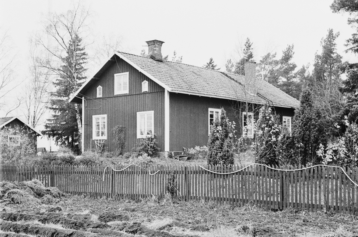 Bostadshus och missionshus, Skäve 5:1, Vaksala socken, Uppland 1978