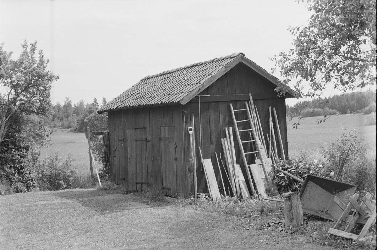 Ved- och redskapsbod, Brunna 1:1, Brunna gård, Vänge socken, Uppland 1975