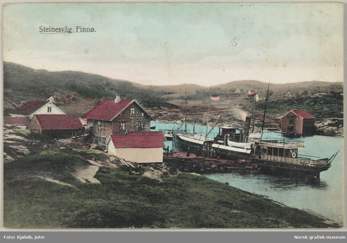 Postkort med et håndkolorert bilde fra ei havn i Steinnesvåg på Finnøy.