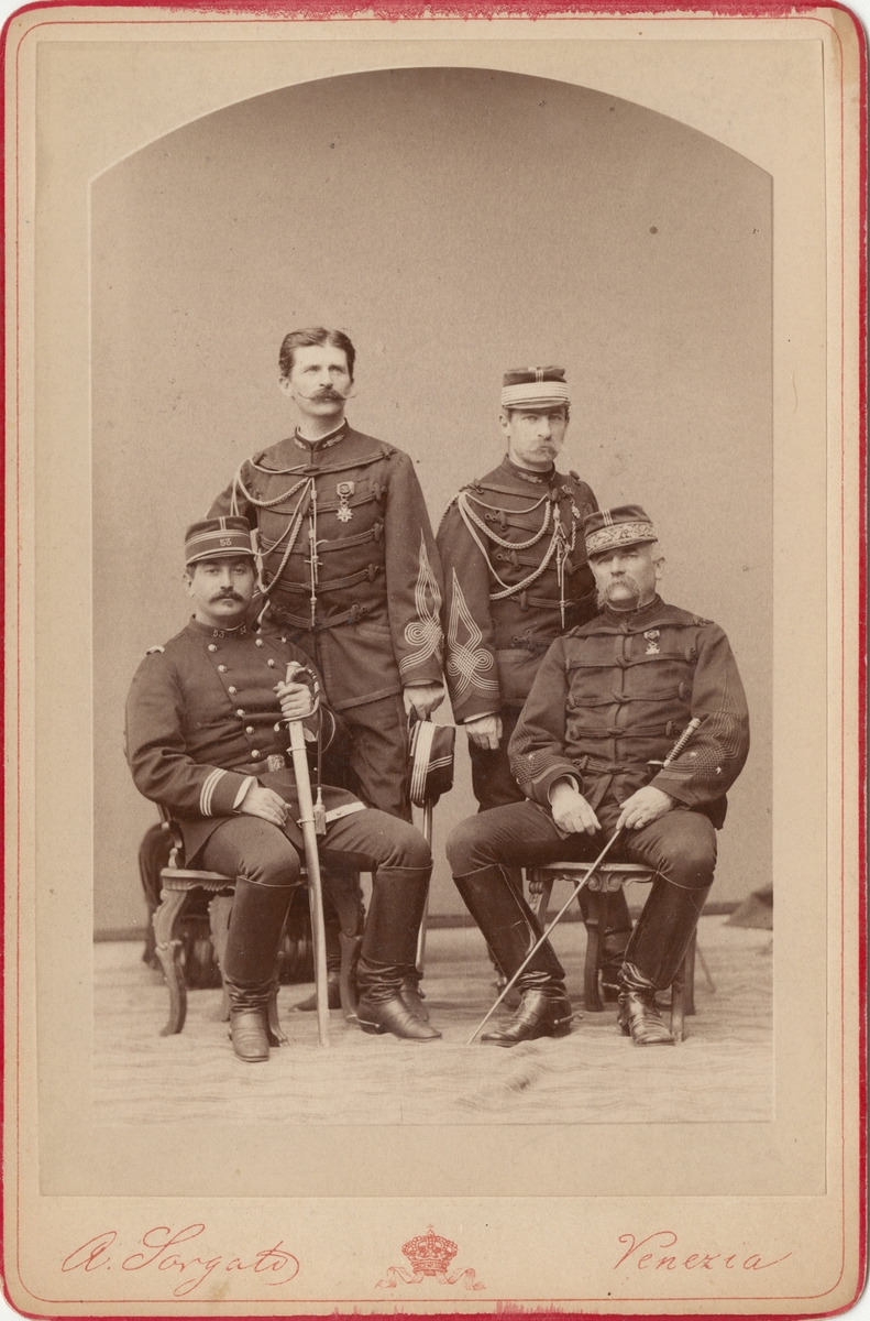 Porträtt av okända franska(?) officerare.