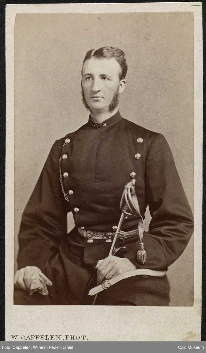 portrett, mann, sittende halvfigur, uniform