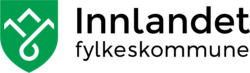 Grønt skjold med hvite strekfjell og en innsjø - logoen til Innlandet fylkeskommune.