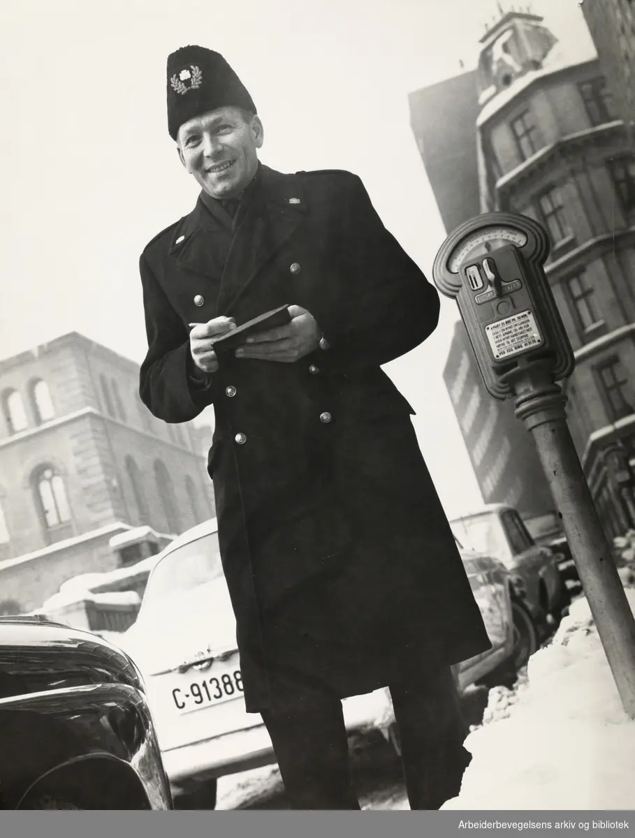 Parkometervakt Bjørn Johannesen, januar 1966.