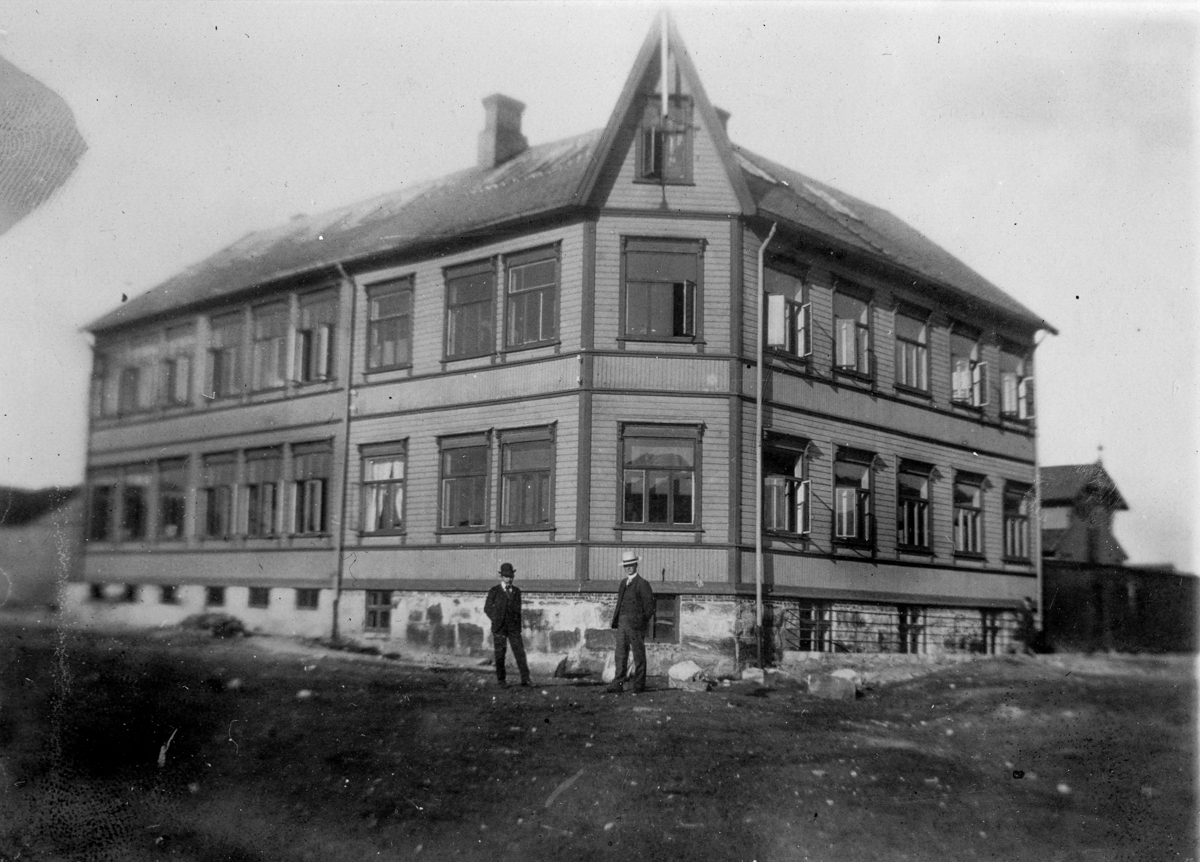 Narvik folkeskole (Grønnskolen) før påbygging av 1 etg.
