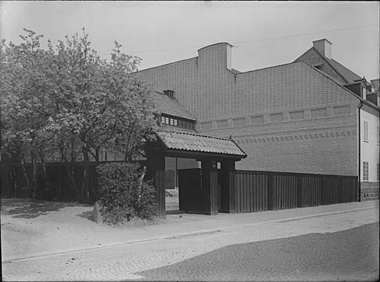 Västgötegatan nr 4 (och nr 2 Länssparbanken), Västerås.
