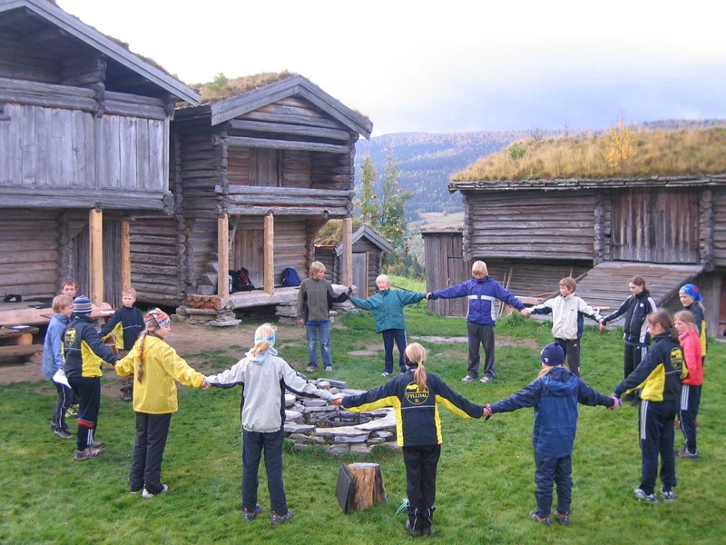 Middelalderdager. Tylldalen skole: Tylldalen Bygdetun