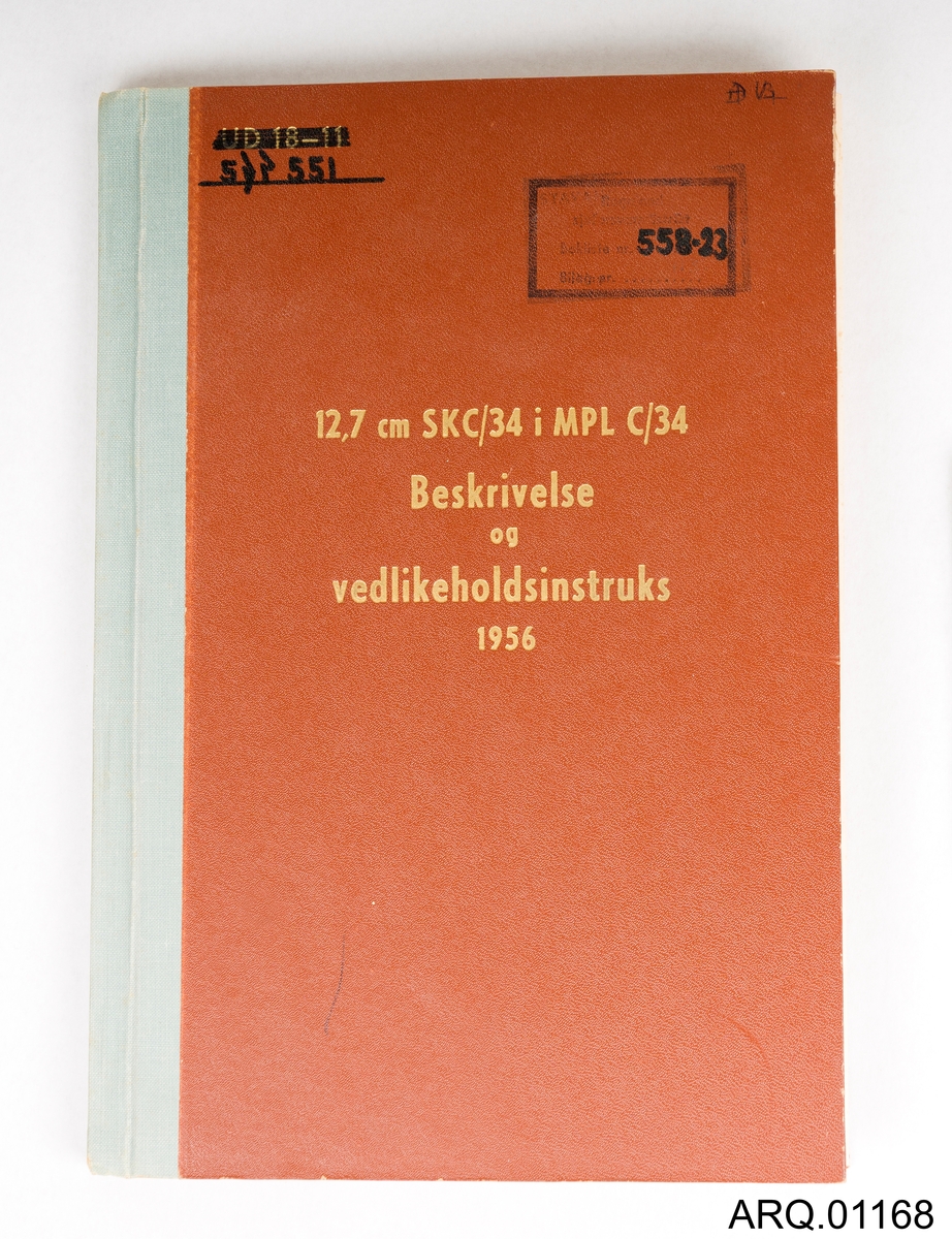 Boken inneholder foto og tegninger av 12,7 cm SKC/34