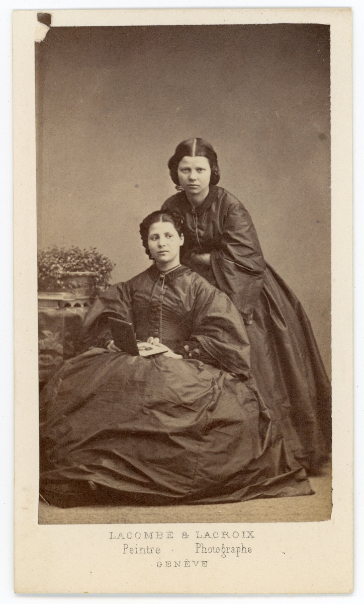 Porträtt av två kvinnor