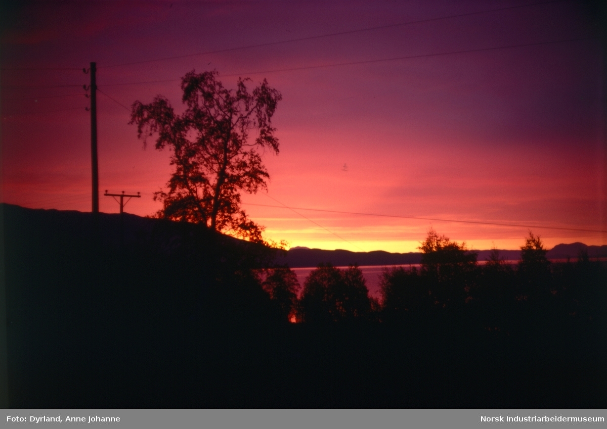 Solnedgang på gården Aust-Førnes på Møsstrond