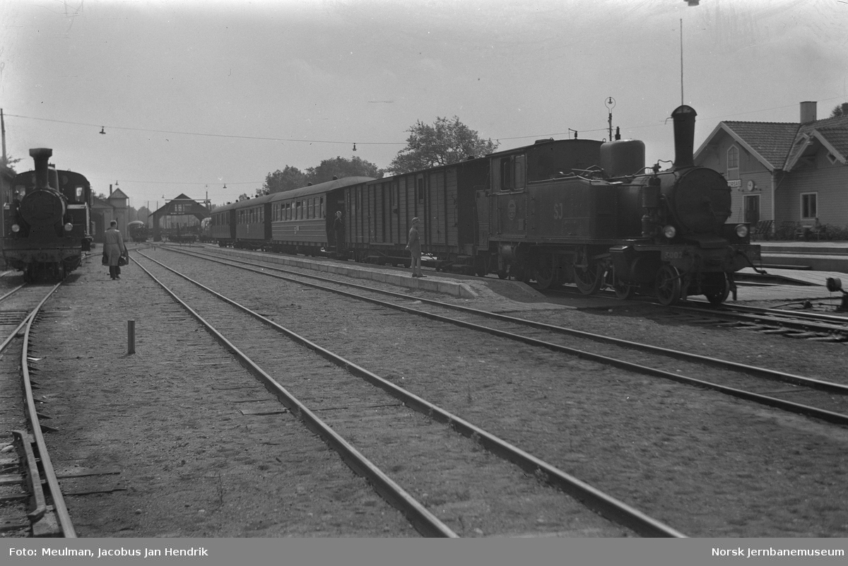 Statens järnvägars damplokomotiv Cp nr. 3002 med persontog Torsås-Kalmar  på Torsås stasjon