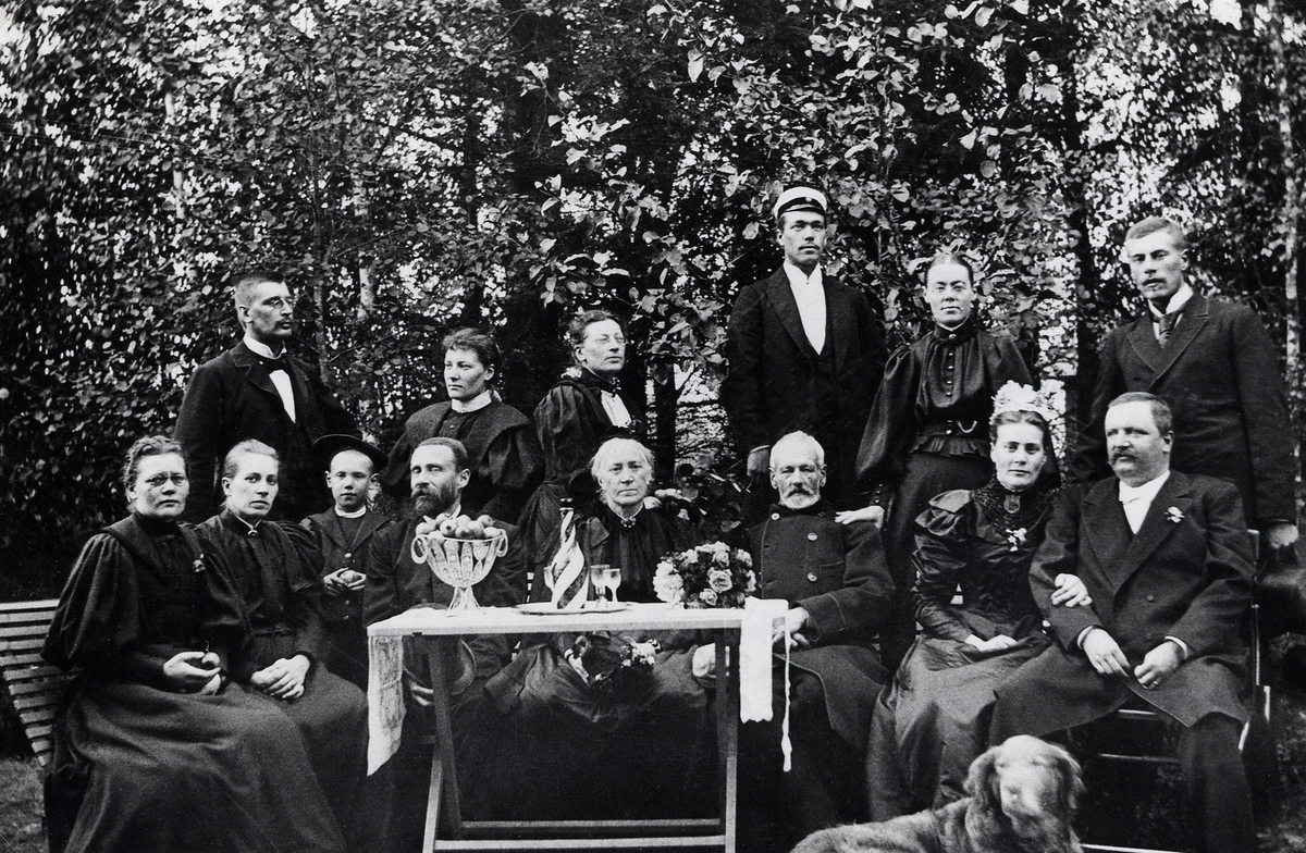 Ryttmästare Charles Sylvan med familj, Skirsnäs, Växjö, ca 1900.