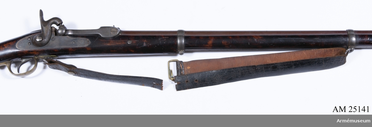 Grupp E II.
Gevär m/1854, Minés system.
Ändrat från gevär m/1845, tillverkad i Husqvarna 1854. Tillverkningsnummer 1245.