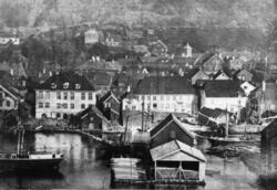 Kragerø by sett fra Øya - foto etter tidl. plate ca 1860. Tå