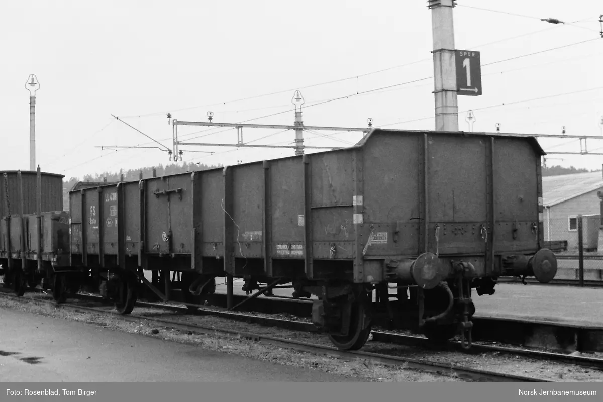 Italiensk kassevogn litra LL nr. 438158 på Tønsberg stasjon