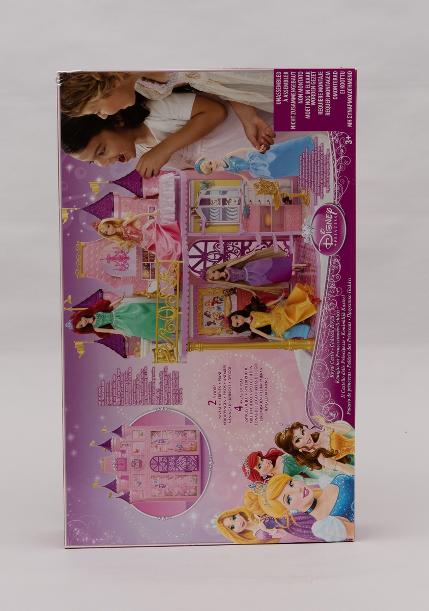 Et barbieslott av merket Disney Princess. Selve slottet/huset er rosa. Flere løse deler: komfyr, vask, lenestol, stol, dusjstang, fire vimpler til spirene, pai/kake, drikkebeger, stekepanne, hjertepute (alt dette i farget plast). Gulvene og bakvegger i papp med farget motiv.
