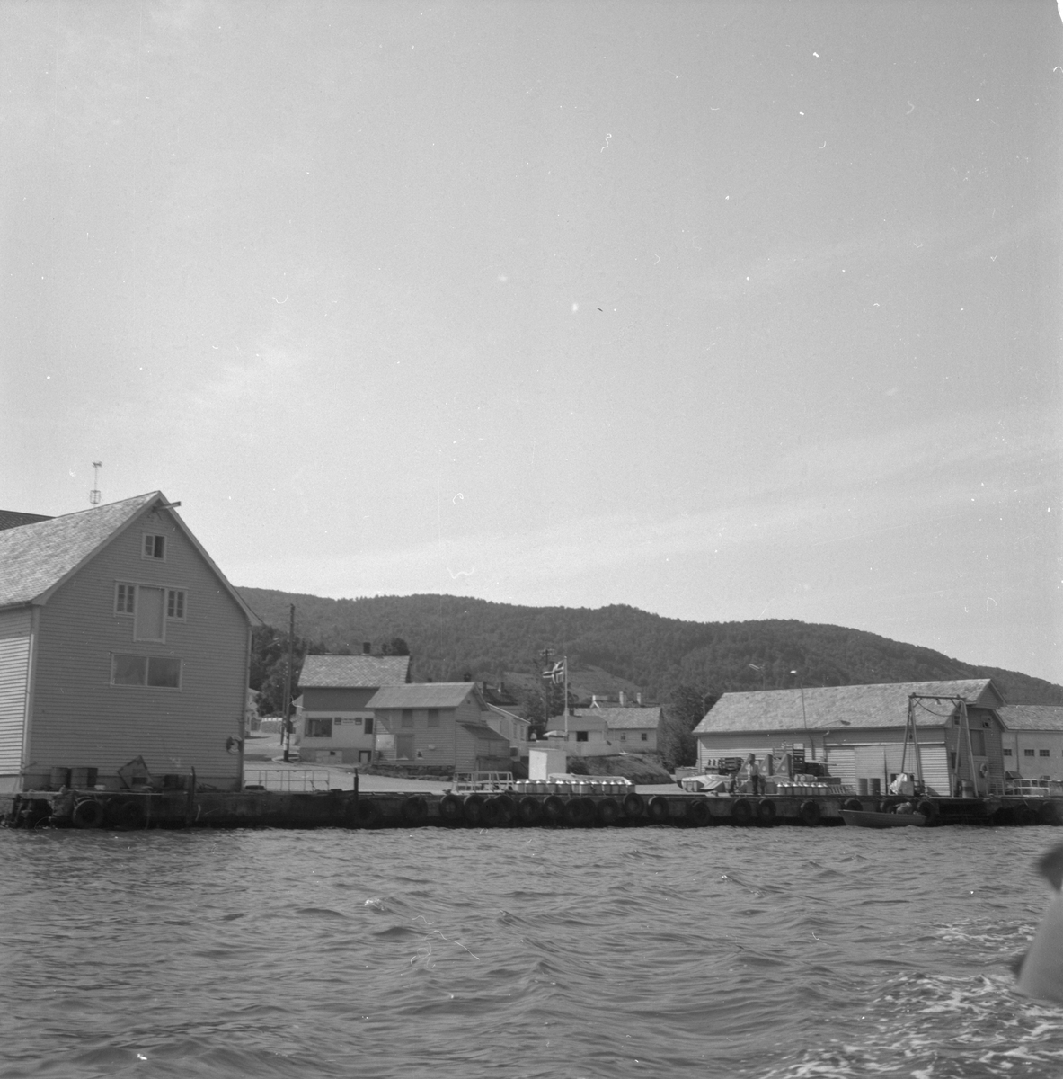 Ølensjøen i Ølen sett frå sjøen, 1976.
