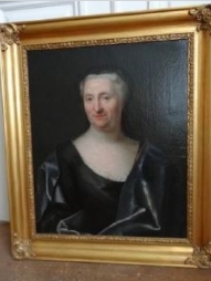Oljemålning, porträtt av Fru Hilma/Helena Svebelia Arnell, född Adlerberg. Midjebild, Guldram. (Enligt huvudliggare)