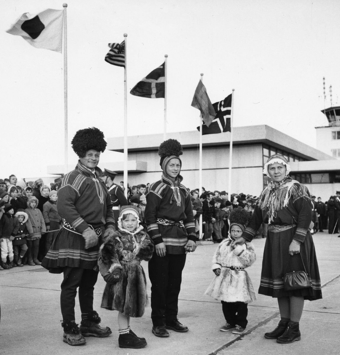 Familien Blind fra Saltfjellet var blant de innbudte gjestene på Bodø flyplass i forbindelse med SAS' introduksjonen av flytypen DC-8-30.