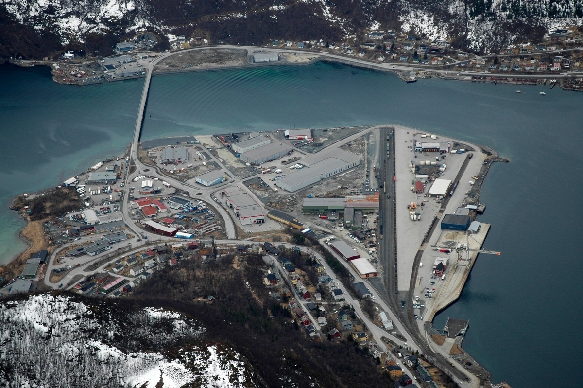 Narvikterminalen, Foto fra helikopter, hele Fagernes industriområde med Skarveneset.