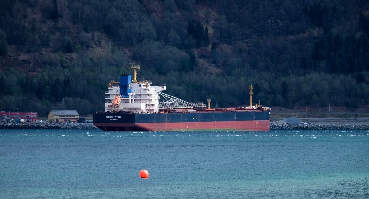 Malmskip på Narvik havn. Weser Stahl, dwt 47257 t, 192.2 m × 32.2 m, byggeår: 1999. Narvik havn 13. mai 2016.