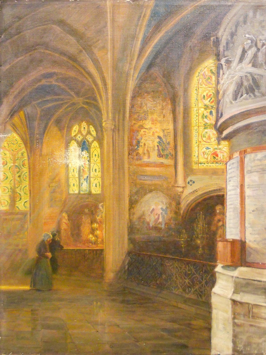 Kyrkointeriör med två personer ståendes i bildens vänstra del. Solljus kommer in från fönstret och hamnar bakom de två personerna. Målningen går i gult, brunt och vitt.