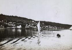 Båter på fjorden ved Drøbak.