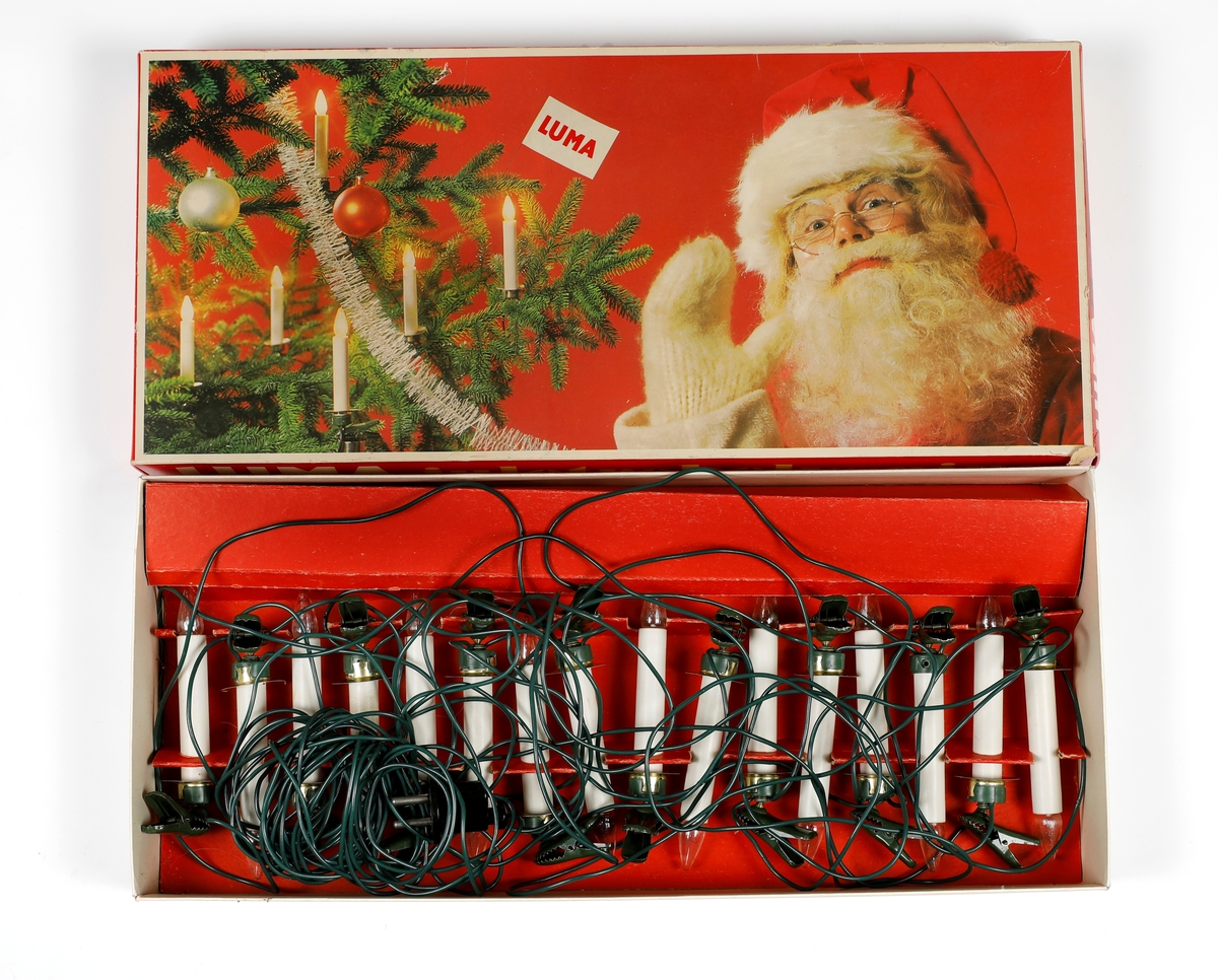 Juletrebelysning i original emballasje. 16 lys, type 64, 220.240 volt, 48 watt. Bruksanvisning på innsiden av lokket.