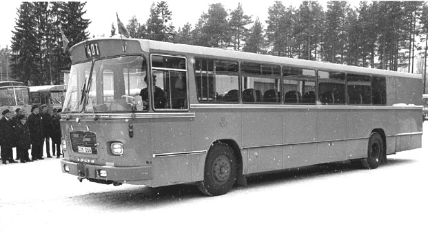 Kombinerad buss Volvo/Höglunds, Säffle för 35 passagerare och med
plats för gods längst bak. Chassi: Volvo B 58 60 T förlängd. Bussen
har nummer "401" och registreringsbeteckning CCM 064.