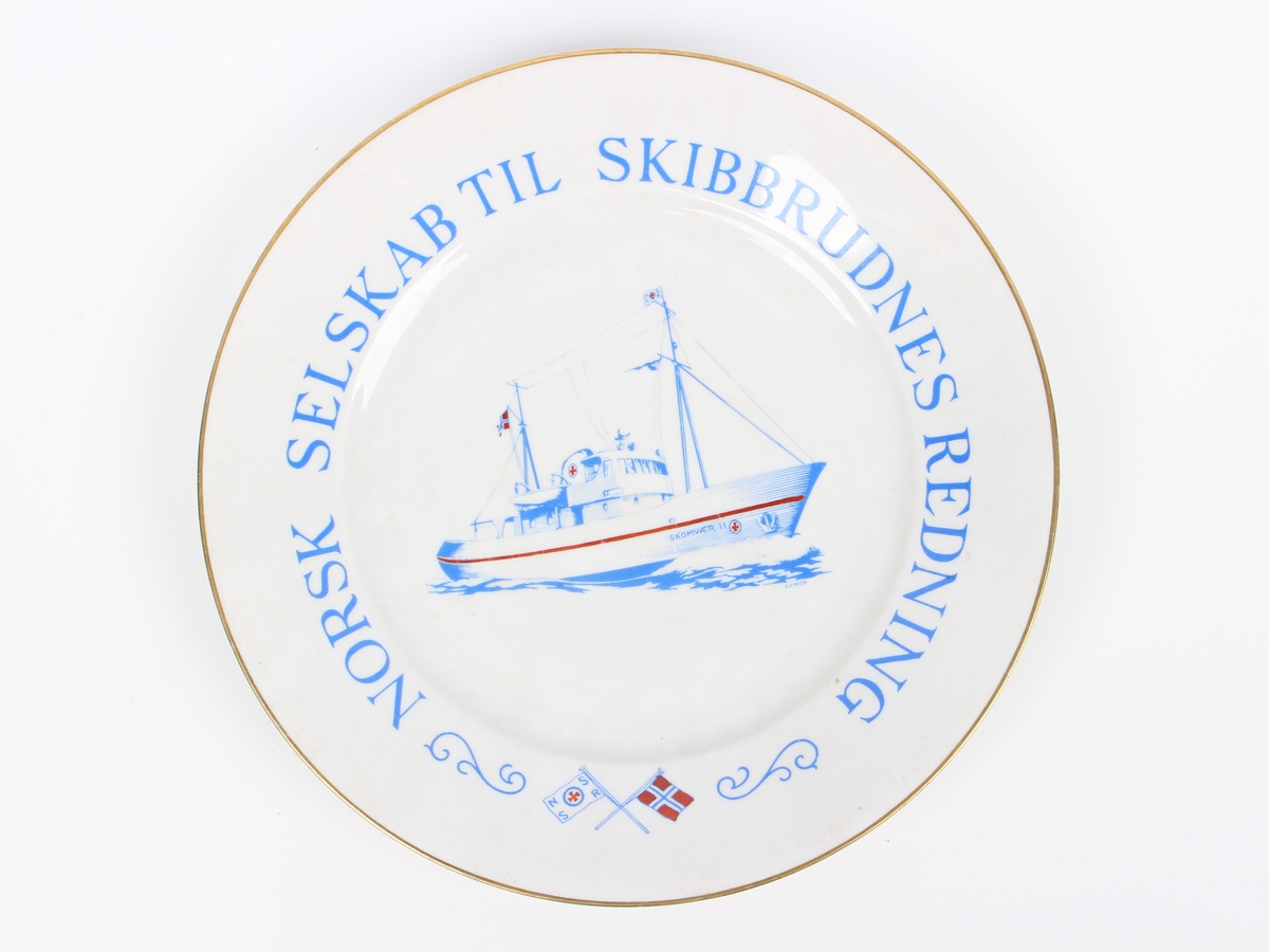 Pyntetallerken med motiv av båten "Skomvær II"