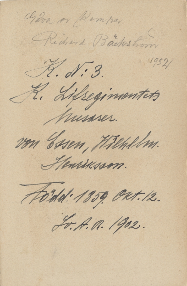 Porträtt av Wilhelm Henriksson von Essen, ryttmästare vid Livregementets husarer K 3.

Se även bild AMA.0000808 och AMA.0001034.