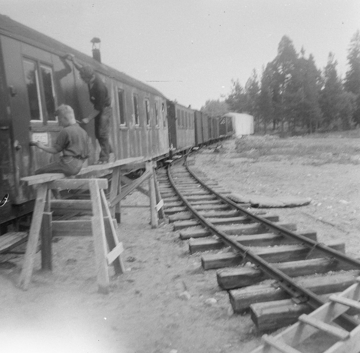 Dugnadsarbeid på museumsbanen Urskog-Hølandsbanens rullende materiell ved Sørumsand Verksted