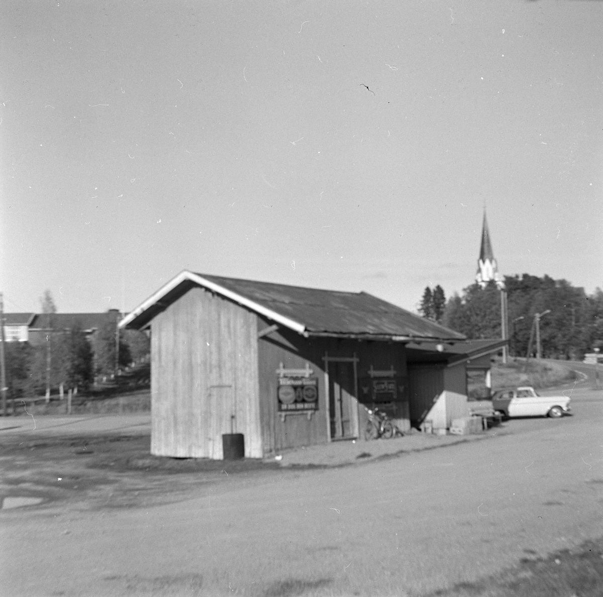 Godshuset på Løken stasjon på nedlagte Urskog-Hølandsbanen.