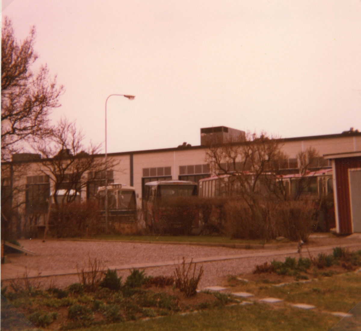 Linköpingtrafikens garage och verkstad i Barhäll, Linköping år 1977 och 1978.