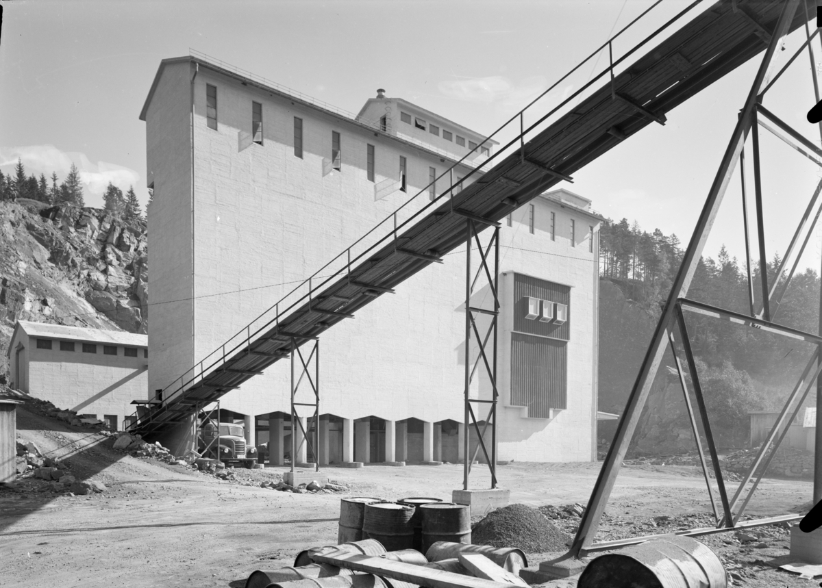 Arkitekturfotografi av Frantzefoss bruk. Industridokumentasjon.