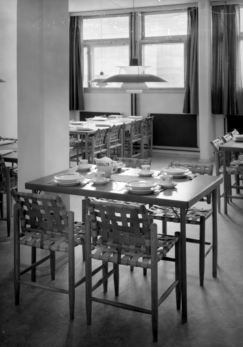 Interiør og møblement fra spisesalen i Frognerhjemmet. Aldershjemmet sto ferdig i 1959.