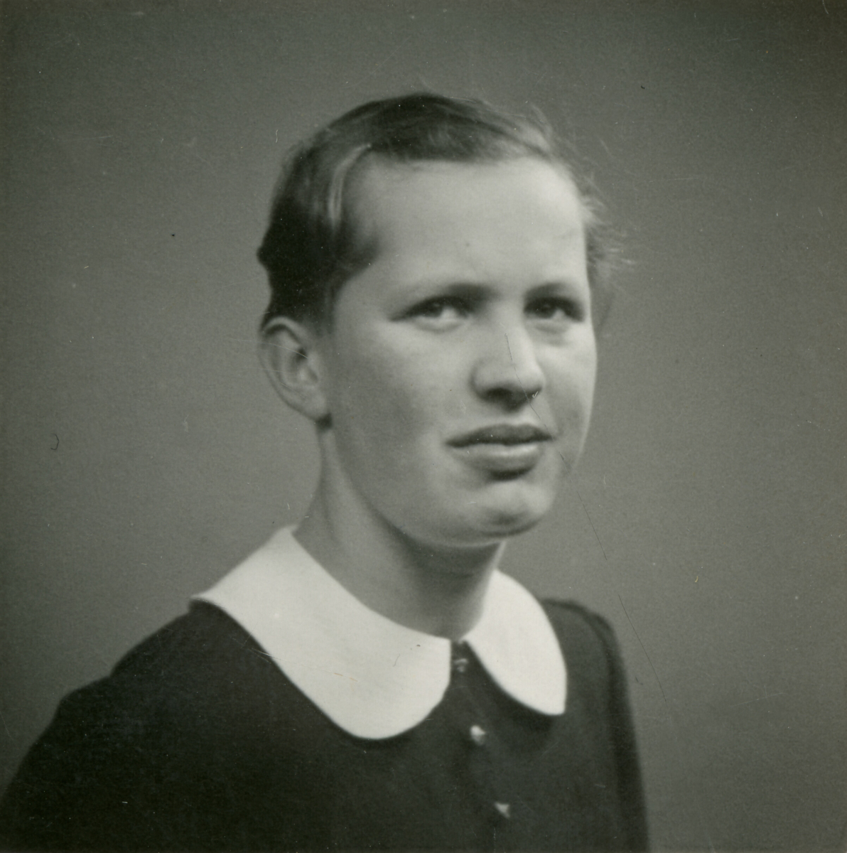 Ungdomsbilde av Marit Valen Li, tatt 18. januar 1937.