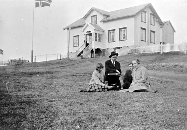 Familie Foran Hus, Aursfjord - Midt-Troms Museum / DigitaltMuseum