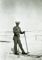 Olav Gjevre på skitur